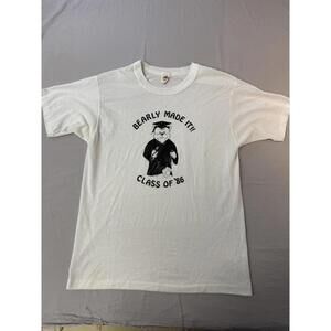 Vintage Graduation Teddy Bear Alumni Class of 1986 Tee - L